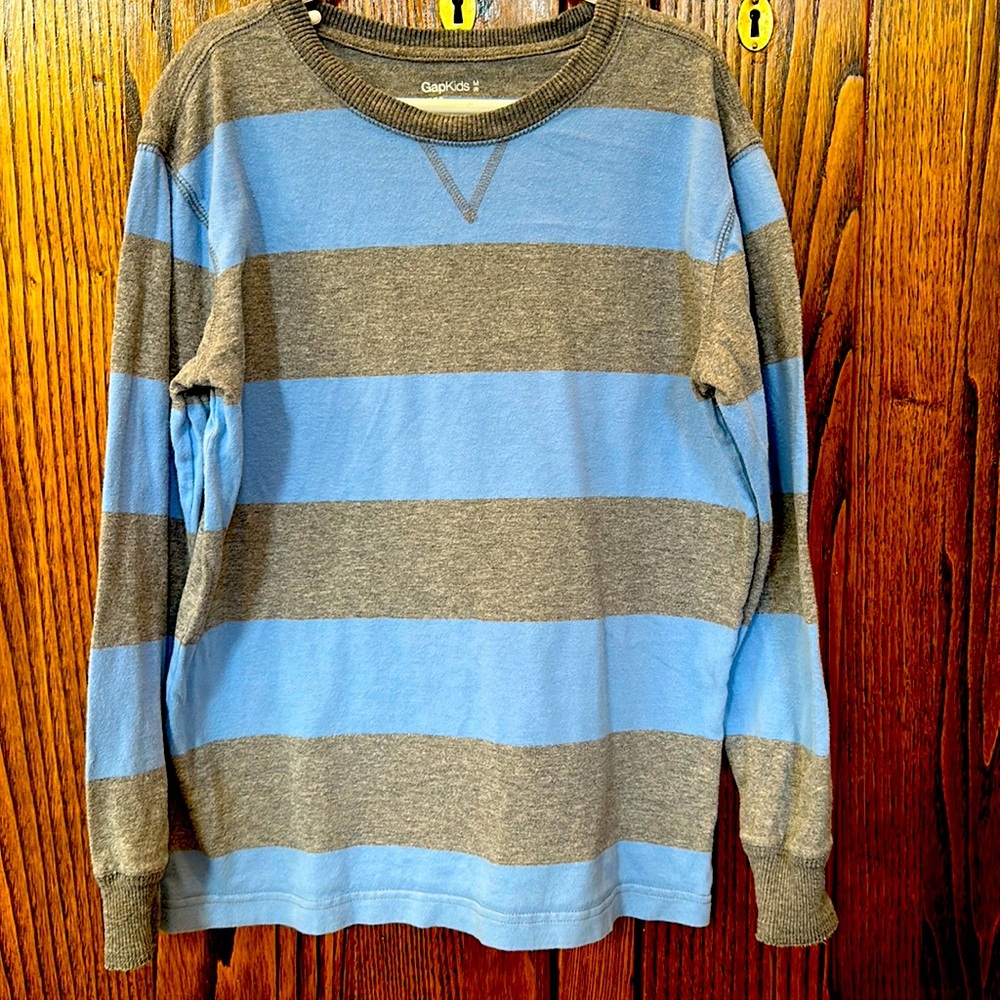 Gap Kids Boy’s long sleeve shirt, size M (8)